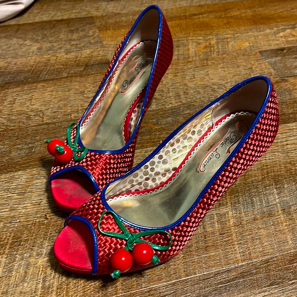 Poetic License Heels Red Cherry Pumps Women's Size 8.5